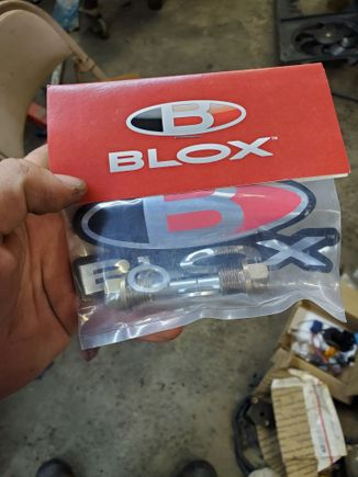 I decided to use the plug with the longer magnet.