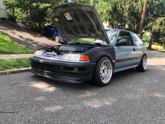 Got the hatch out to stretch her legs. From the last time you guys saw this car I added a full 96 spec JDM ITR setup with a brand new sew of Wagen CS1 wheels in 16x9. Also I threw on a free chargespeed rep lip. I would NEVER spend money on this but since it was free I made it work. Fitment is beyond basura