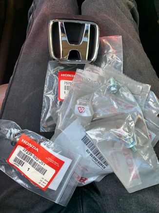 Decided to run the factory H on front. Opposite of what most actual Si’s do lol. 