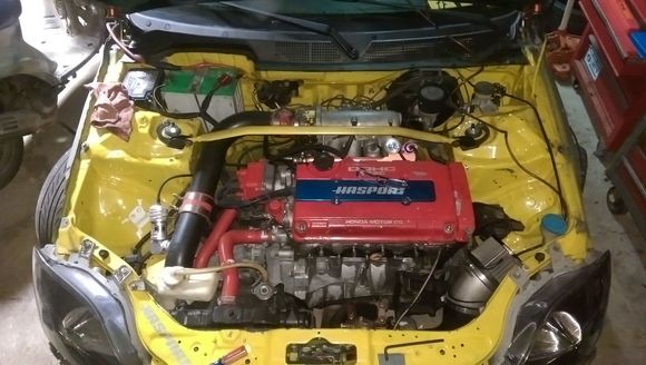 Picture shoes the setup, minus the mani and wastegate. This should help for the most part.