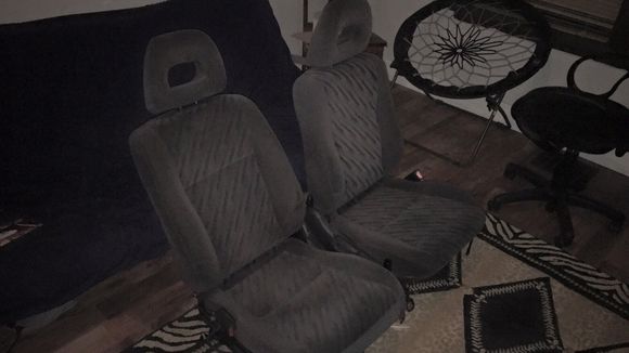 Scored some em1 front seats.