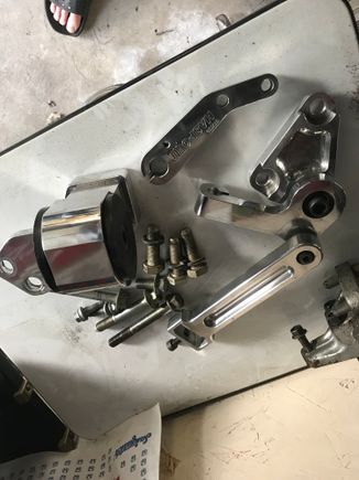 Polished my Hasport mounts, they look BRAND NEW after 12 years of use. Love your mounts Hasport.