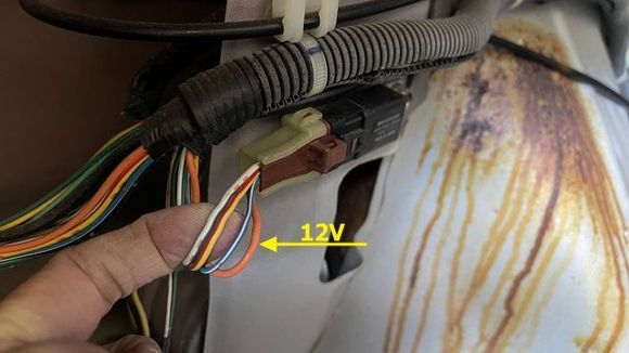 Relay connector. Orange wire is 12V when unlocked