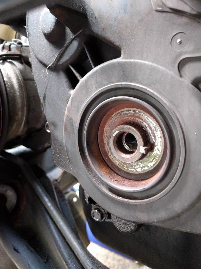 Cant believe my eyes......crankshaft pulley fell off while driving on