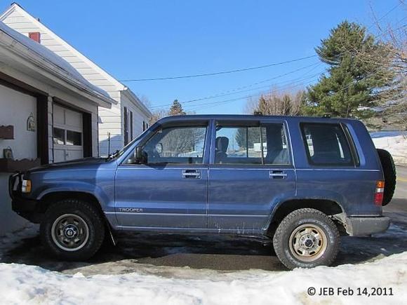 Inherited a 1994 Isuzu Trooper S my Dad got for a Winter beast.
(He passed Dec 4th and only drove it a few times after getting it)
3.2L (Not sure how to tell if SOHC or DOHC) 5spd....143K Miles.
It is equipped with power swing in mirrors....air shocks in rear and 4 wheel disc brakes. (Originally from Northern PA)
Has some rust round rear fender lips but not rotted out....rest of vehicle is in excellent shape!
Surprised for a northern winter road salt environment.
Just had new Water Pump and Timing Belt....new tires.
Came with a Wilderness Roof Rack which I took off cuz it was a snow catcher and hard to get snow out of it.
Also came with a ARB Bull Bar but no winch in it.....does have aux lights but need to tinker with them as they don't work.

*Color is code 755 - Windsor Blue Mica
