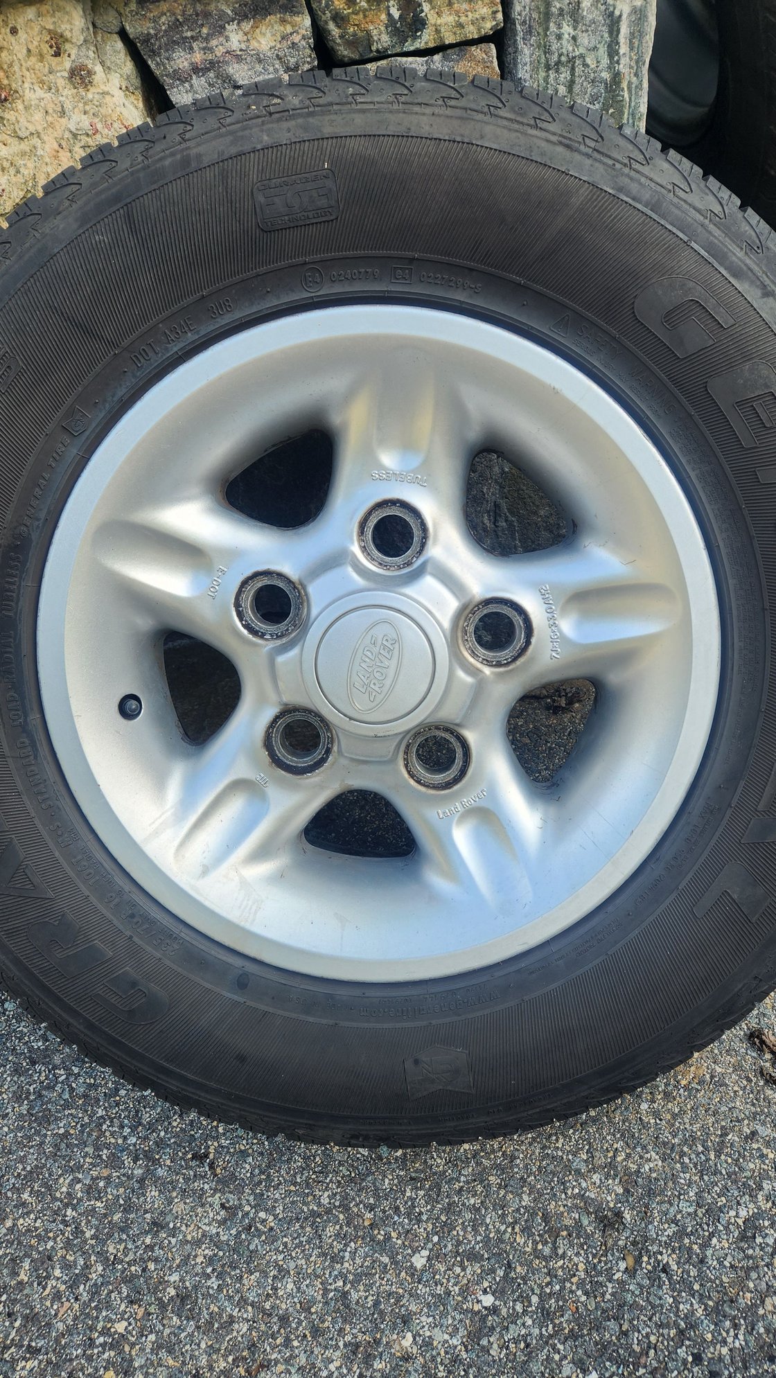 Wheels and Tires/Axles - Wheels/Tires from 1997 Discovery 1 -- $400 - Used - 1994 to 1999 Land Rover Discovery - Manchester By The Sea, MA 01944, United States