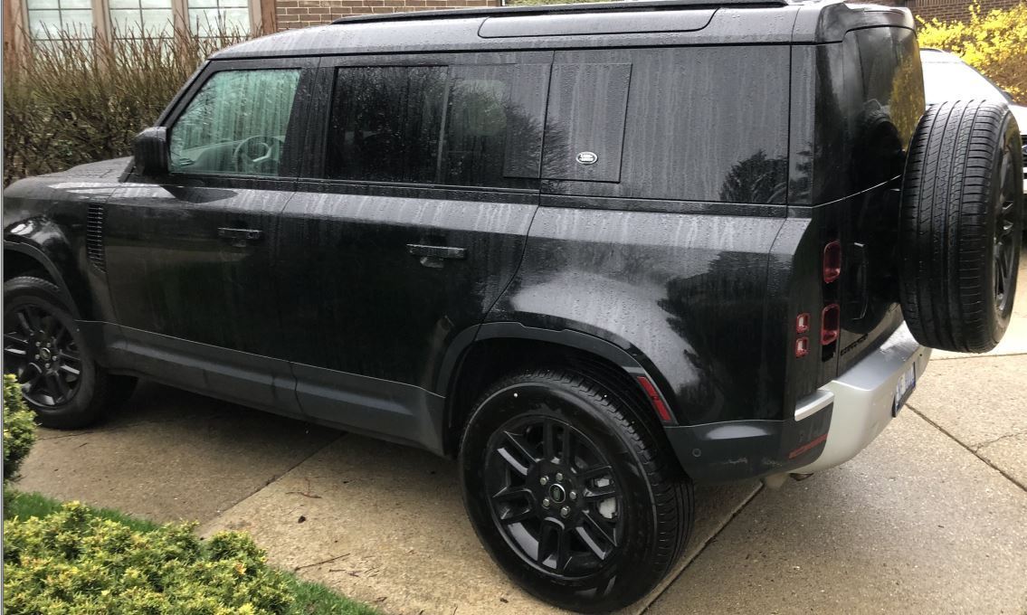 2022 Land Rover Defender - 2022 Defender S 110 4-cylinder - Used - VIN SALEJ7RX3N2100514 - 4 cyl - 4WD - Automatic - SUV - Black - Rochester Hills, MI 48309, United States