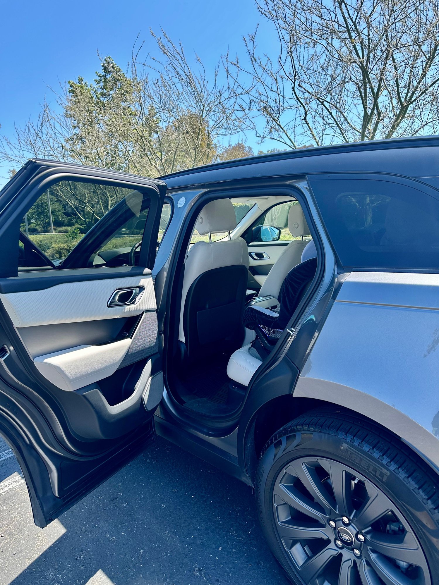 2019 Land Rover Range Rover Velar - Excellent 2019 Range Rover Velar 250 R Dynamic - Used - VIN SALYL2EX4KA215527 - 25,000 Miles - 6 cyl - 4WD - Automatic - SUV - Gray - Irvine, CA 92618, United States