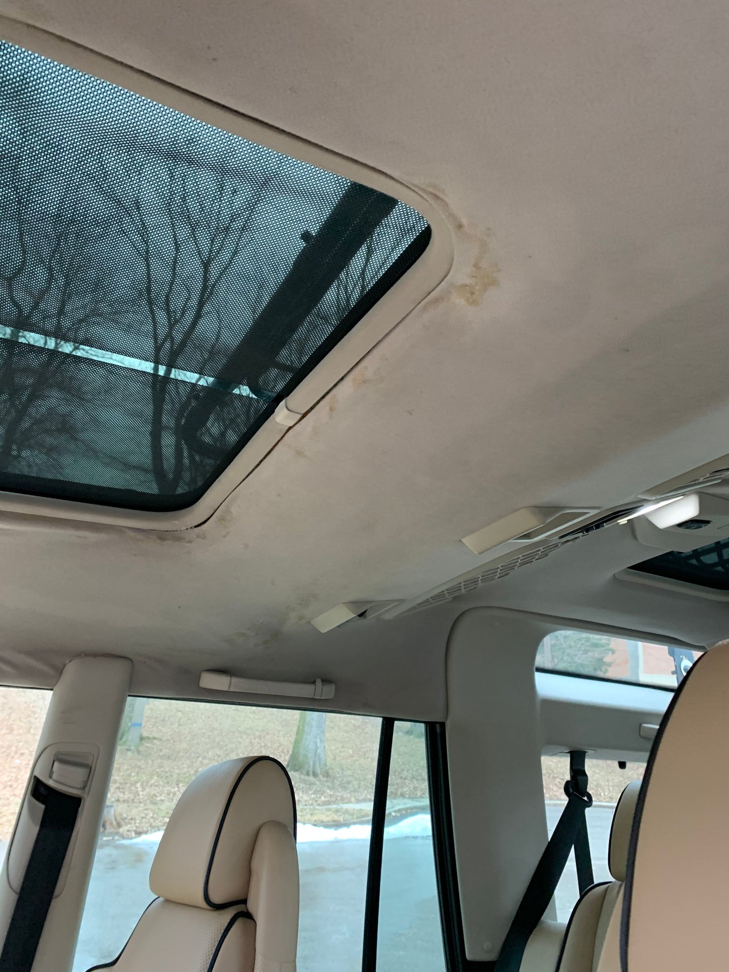 2004 Land Rover Discovery - 2004 Land Rover Discovery SE7 - Used - VIN Saltw194x4a864795 - 150,000 Miles - 8 cyl - 4WD - Automatic - SUV - Gold - Dayton, OH 45405, United States