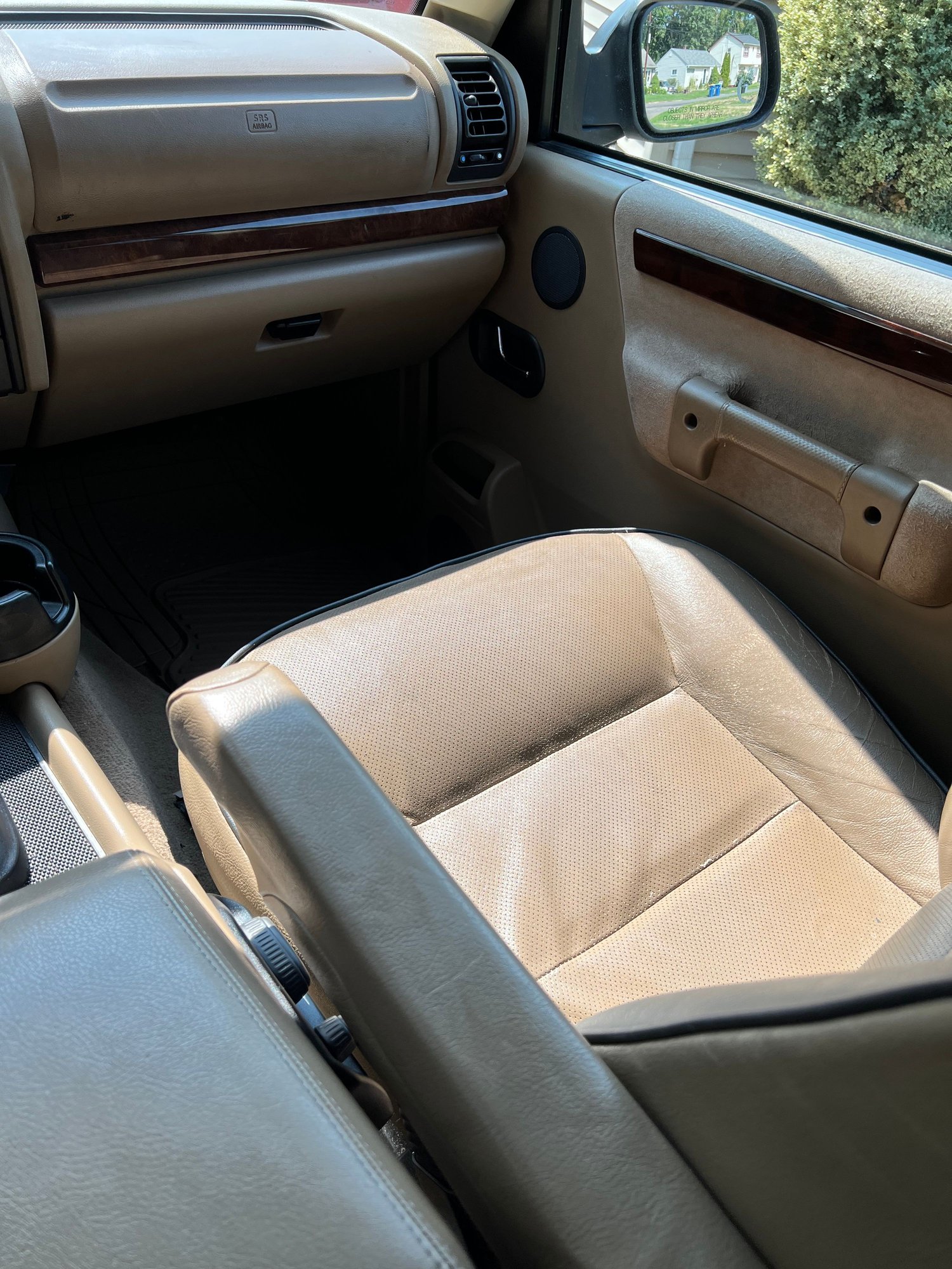 2002 Land Rover Discovery - 2002 D2 For Sale - Used - VIN SALTY12452A757347 - 136,000 Miles - 6 cyl - AWD - Automatic - SUV - Gold - North Plainfield, NJ 07062, United States