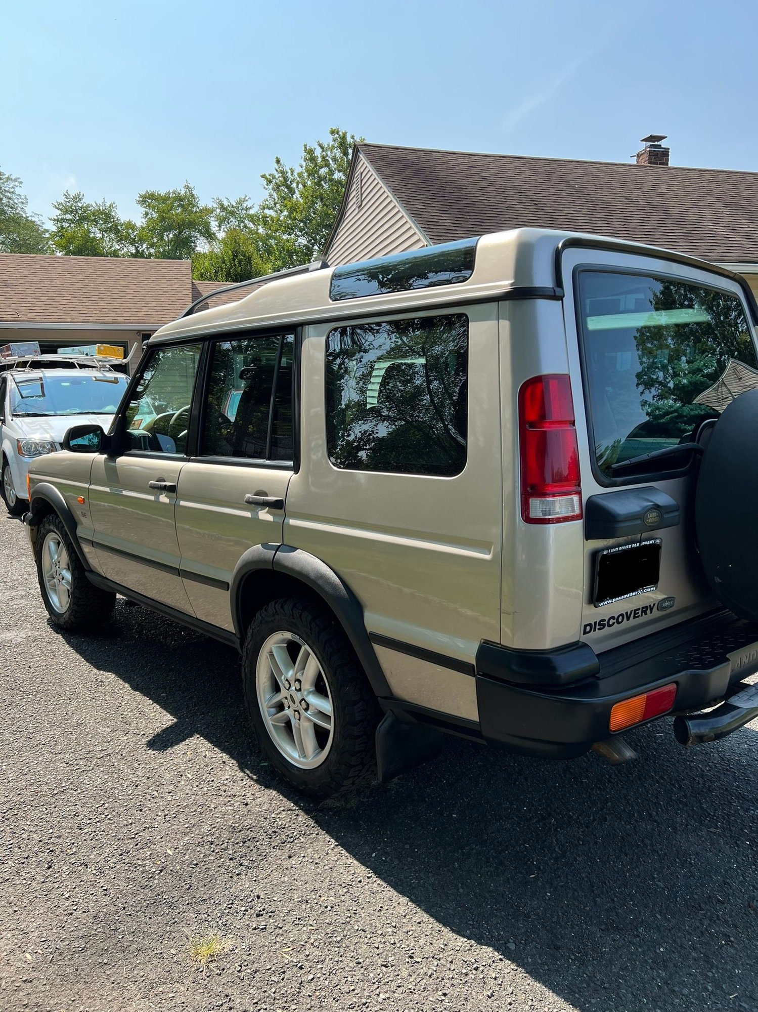 2002 Land Rover Discovery - 2002 D2 For Sale - Used - VIN SALTY12452A757347 - 136,000 Miles - 6 cyl - AWD - Automatic - SUV - Gold - North Plainfield, NJ 07062, United States