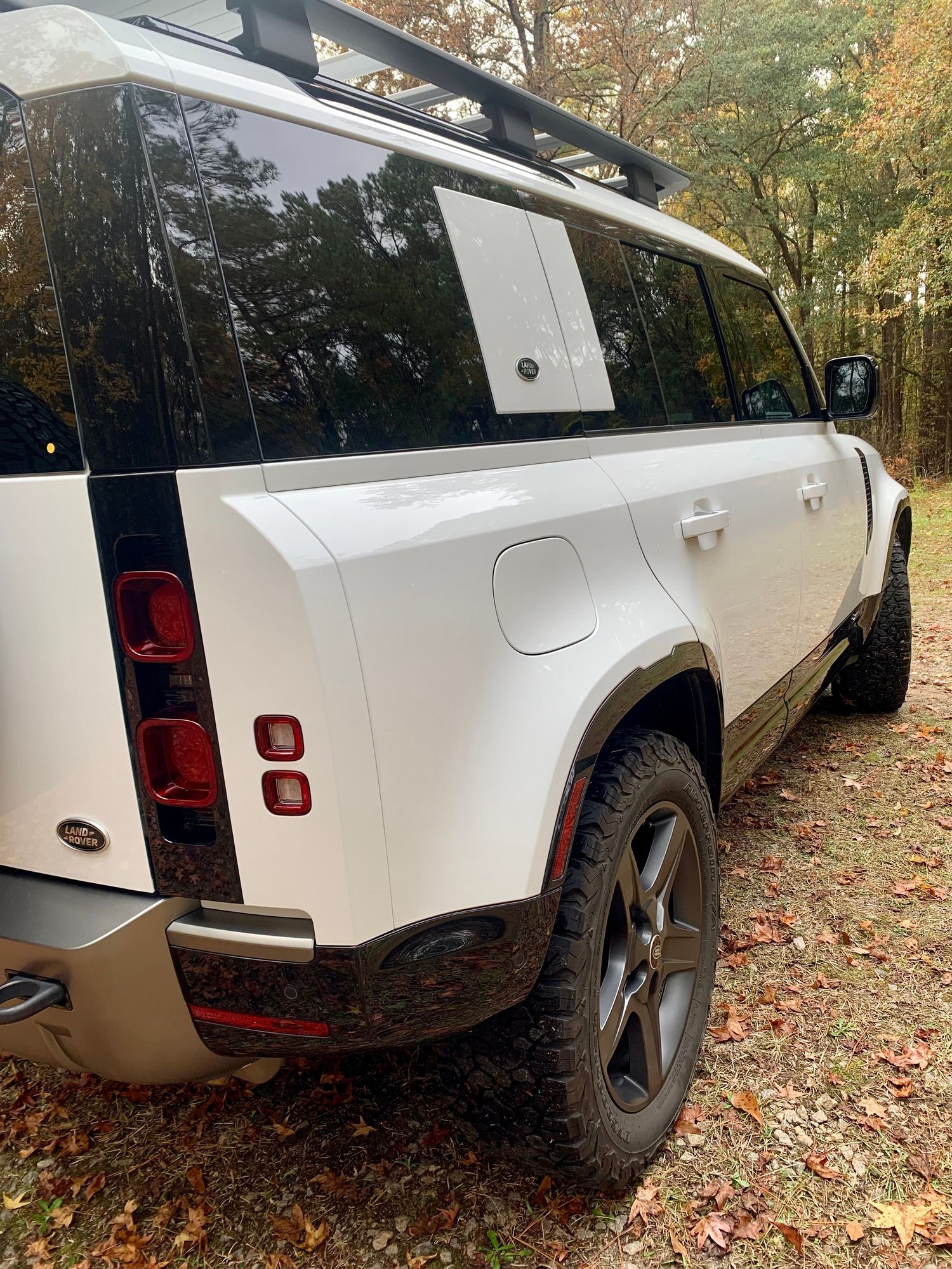 2021 Land Rover Defender - 2021 Defender HSE X-Dynamic - Used - VIN SALE37RU2M2042085 - 48,500 Miles - 6 cyl - AWD - SUV - White - Lexington, SC 29072, United States