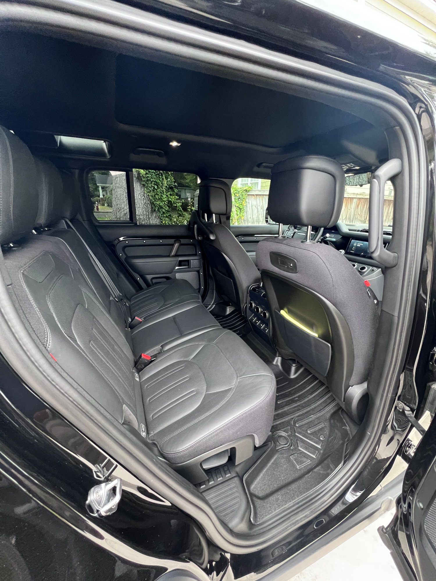 2020 Land Rover Defender - 2020 Land Rover Defender 110 X - Used - VIN SALEXEEU7L2021360 - 45,900 Miles - 6 cyl - 4WD - Automatic - SUV - Black - Columbia, SC 29201, United States