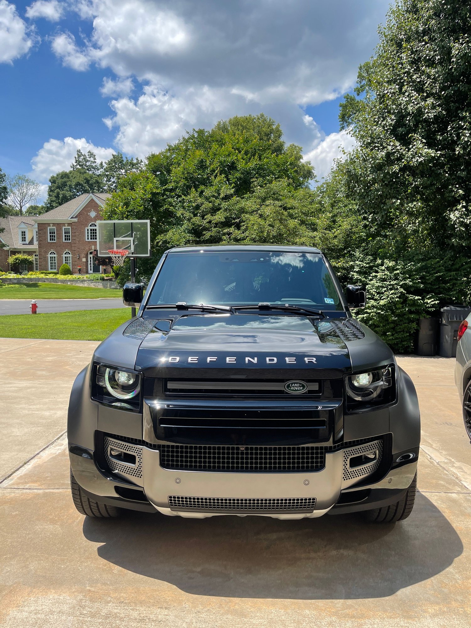 2023 Land Rover Defender - 2023 Land Rover Defender 110 Carpathian Edition - Used - VIN SALEWEEE8P2108945 - 60 Miles - 8 cyl - 4WD - Automatic - Silver Spring, MD 20901, United States