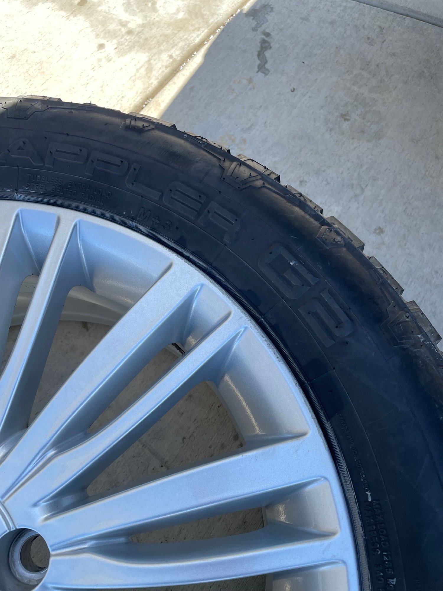 Wheels and Tires/Axles - 20" Land Rover Discovery 5 OEM Wheels, A/T tires, TPMS - Used - 2017 to 2023 Land Rover Discovery - Orcutt, CA 93455, United States