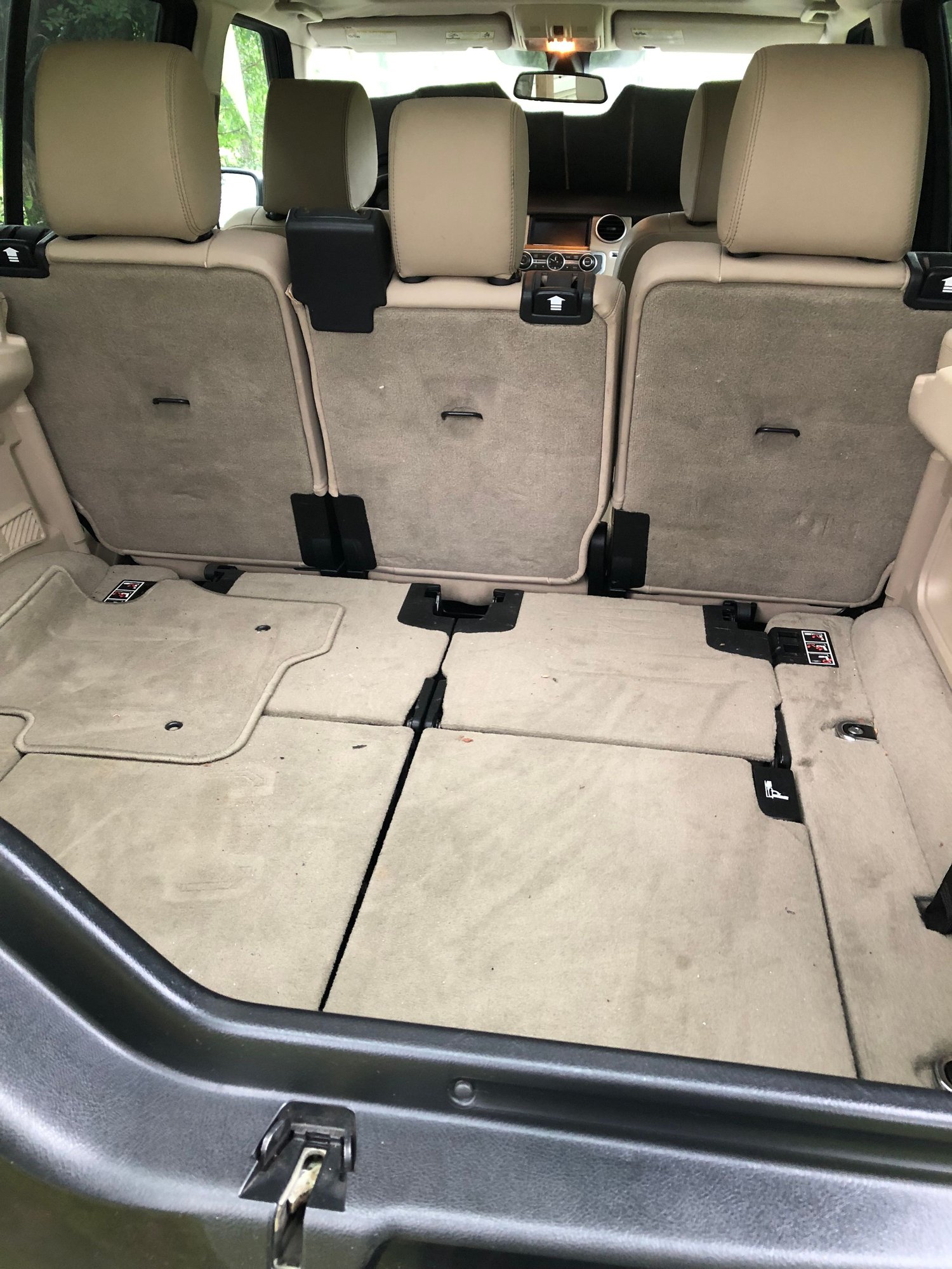 2013 Land Rover LR4 - For Sale - Used - VIN Salak2d40da678084 - 182,000 Miles - 8 cyl - 4WD - Black - Mineral Wells, TX 76067, United States