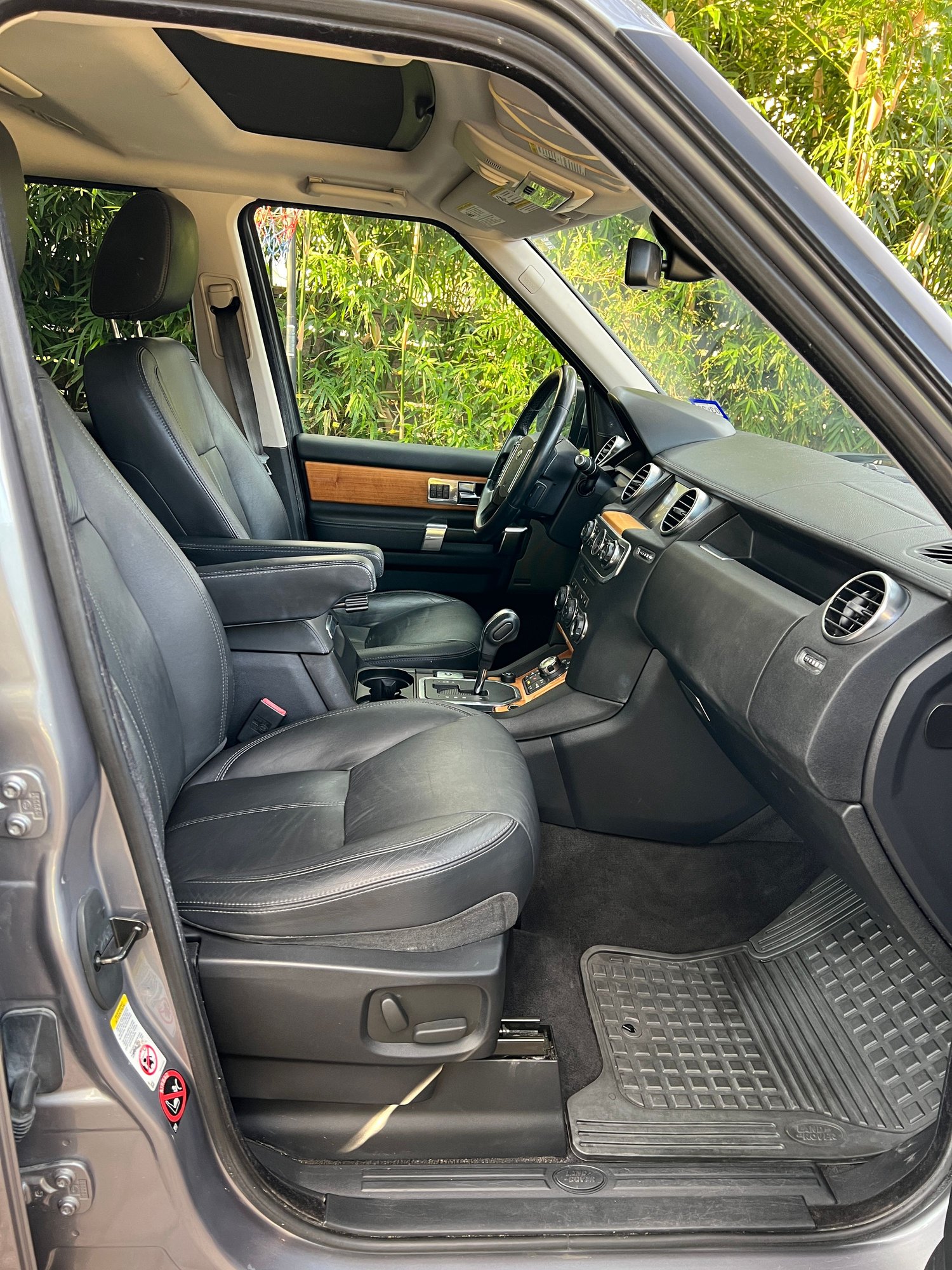 2012 Land Rover LR4 - Single owner 2012 LR4 HSE LUX V8 - Used - VIN SALAK2D4XCA630302 - 90,800 Miles - 8 cyl - 4WD - Automatic - SUV - Gray - Austin, TX 78703, United States