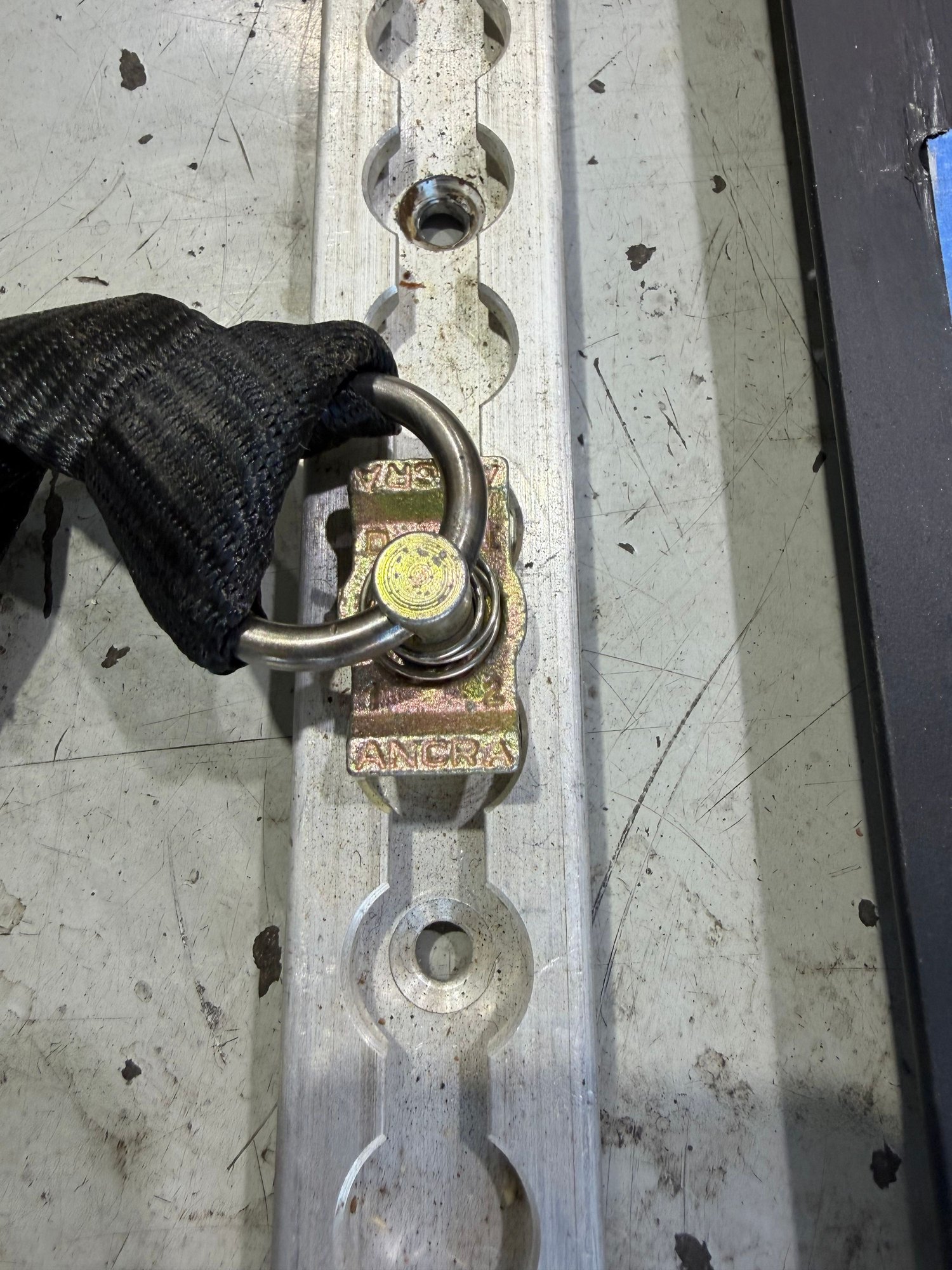 Accessories - LR3/LR4 middle row center seat mount system - Used - 2005 to 2016 Land Rover LR3 - Huntington Beach, CA 92649, United States