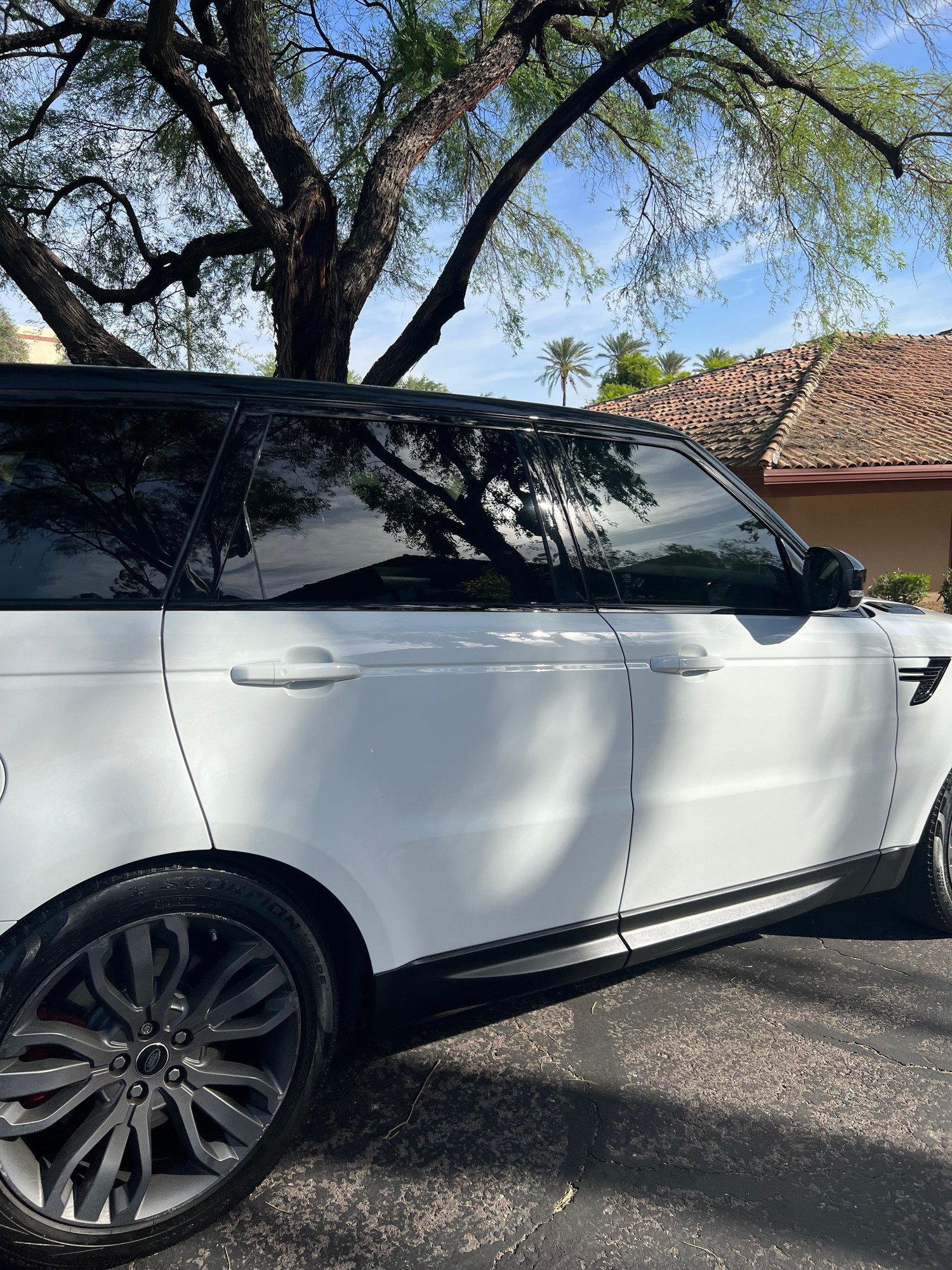2017 Land Rover Range Rover Sport - 2017 Range Rover Sport Supercharged Dynamic 5.0L - Used - VIN SALWR2FE3HA148494 - 46,000 Miles - 4WD - Automatic - SUV - White - Phoenix, AZ 85018, United States