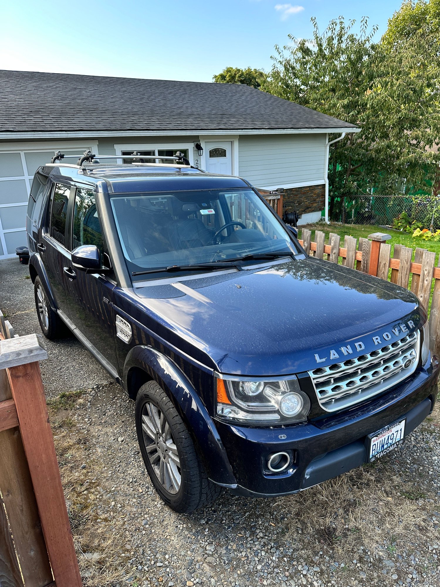 2014 Land Rover LR4 - 2014 Land Rover LR4 HSE LUX sport utility - $20,000 (Northeast Tacoma) - Used - VIN SALAK2V64EA705773 - 145,118 Miles - 6 cyl - 4WD - Automatic - SUV - Blue - Tacoma, WA 98404, United States