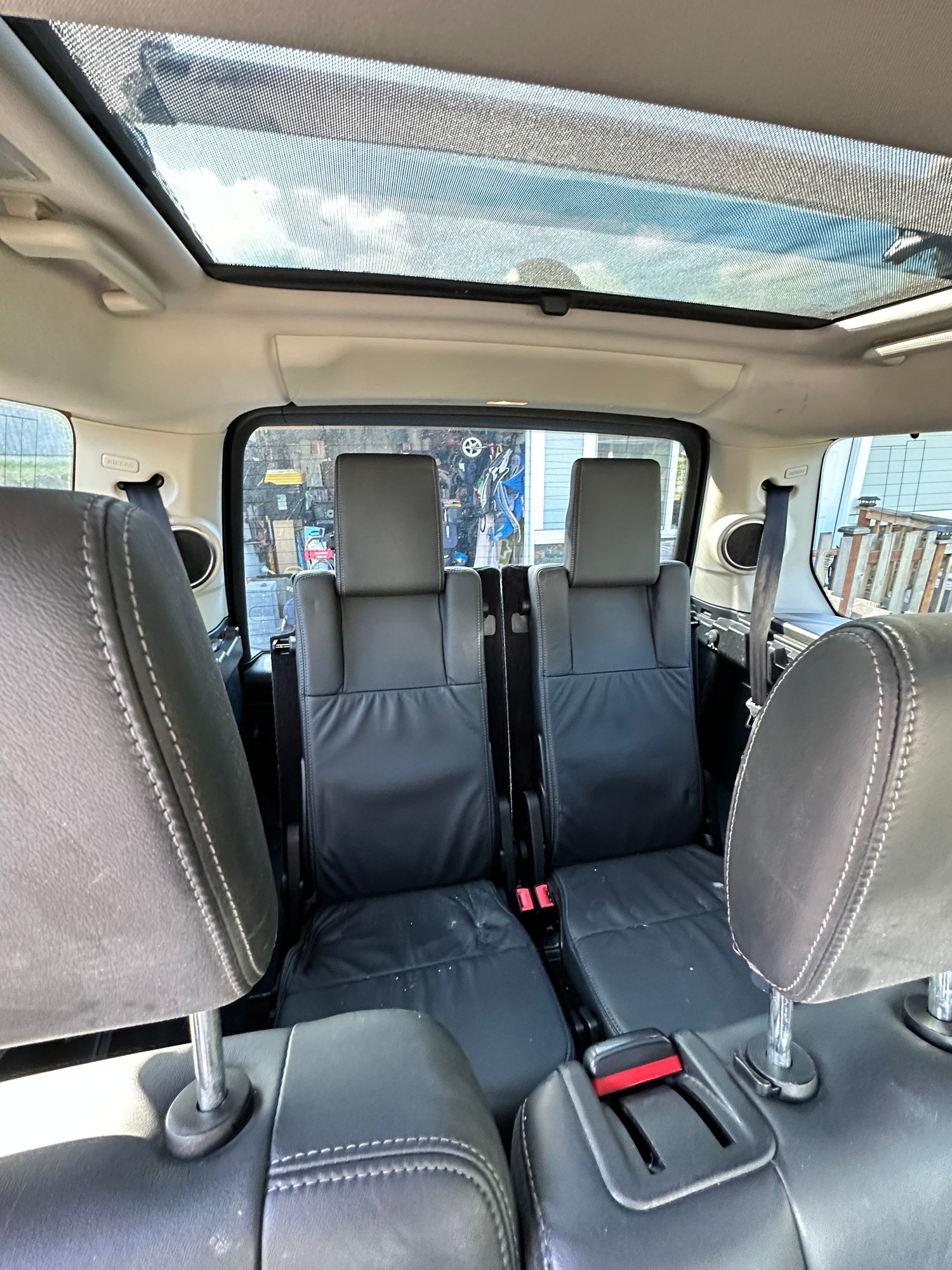2014 Land Rover LR4 - 2014 Land Rover LR4 HSE LUX sport utility - $20,000 (Northeast Tacoma) - Used - VIN SALAK2V64EA705773 - 145,118 Miles - 6 cyl - 4WD - Automatic - SUV - Blue - Tacoma, WA 98404, United States