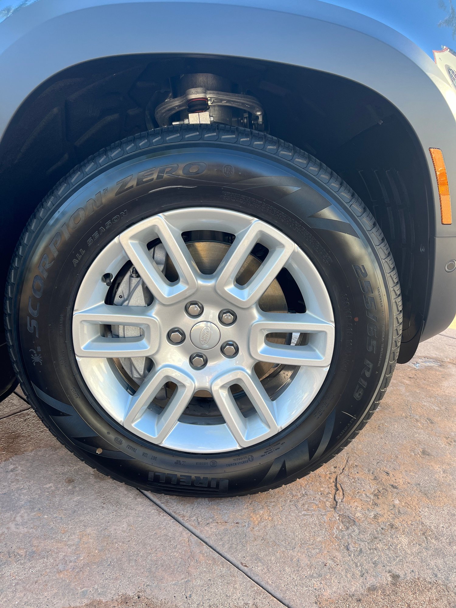 Wheels and Tires/Axles - Wheels and tires - Used - 2020 to 2025 Land Rover Defender 110 - Seal Beach, CA 90740, United States