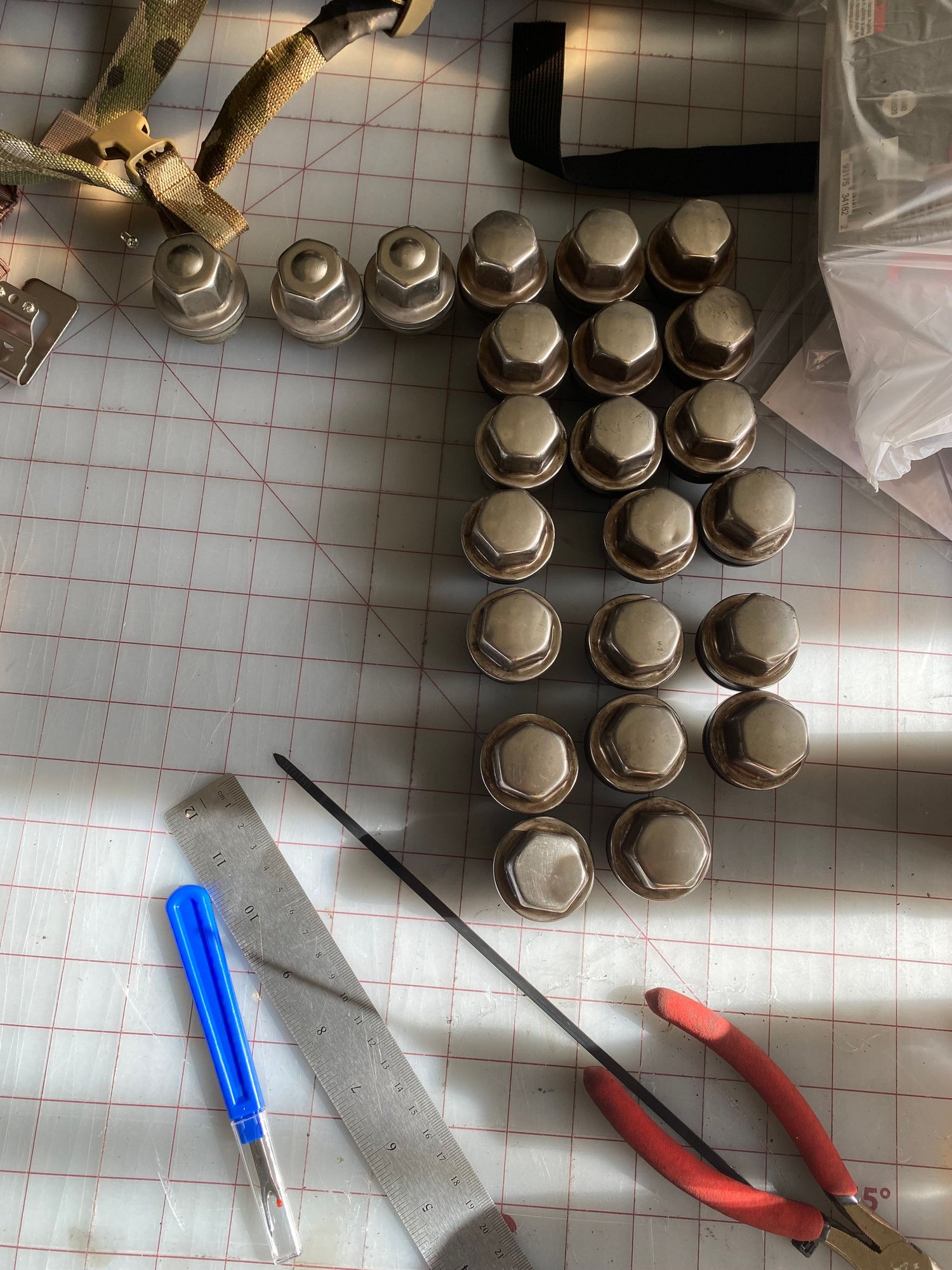 Wheels and Tires/Axles - 18” hurricane wheels - set of 5 with lug nuts - Used - 1999 to 2004 Land Rover Discovery - Orange, CA 92866, United States