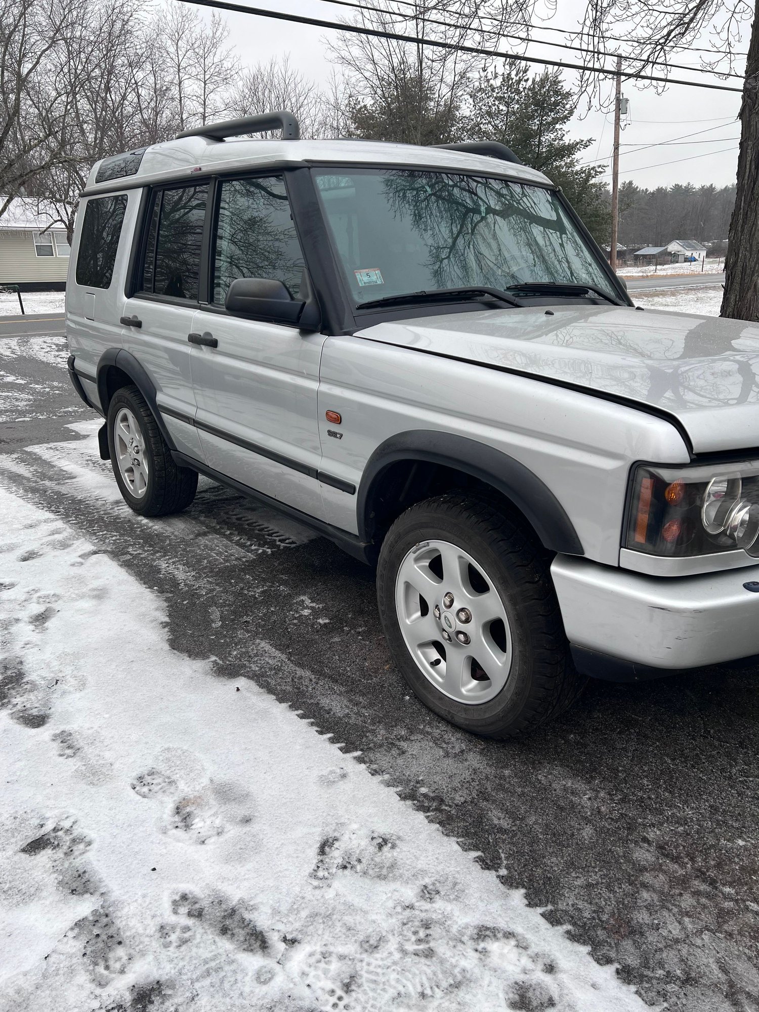2004 Land Rover Discovery - 2004 Land Rover Discovery (Blown Head Gasket) - Used - VIN SALTW19424A865987 - 87,000 Miles - 8 cyl - AWD - Automatic - SUV - Silver - Gansevoort, NY 12831, United States