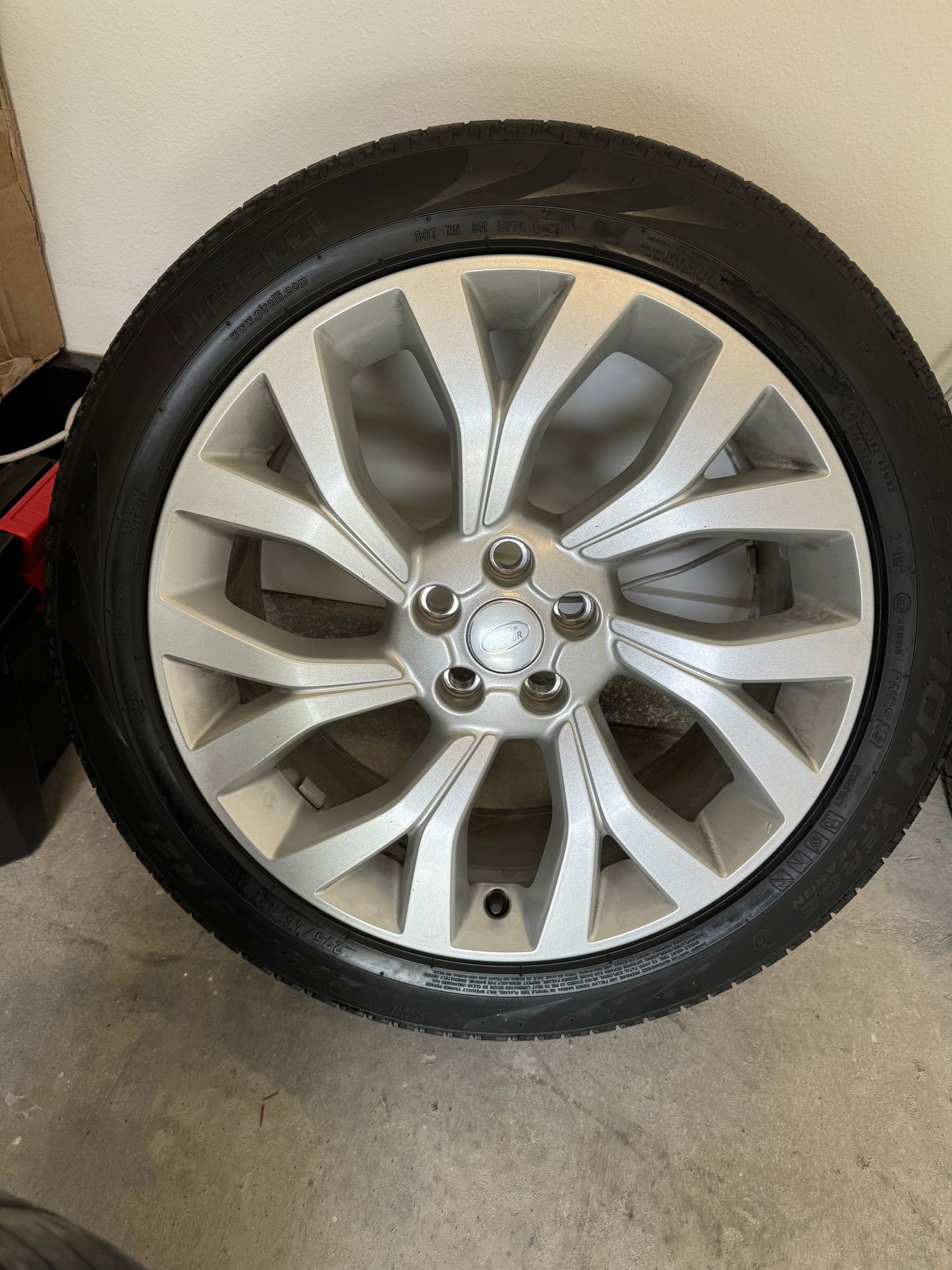 Wheels and Tires/Axles - Range Rover Rims with tires for sale - Used - -1 to 2025  All Models - Tampa, FL 33619, United States
