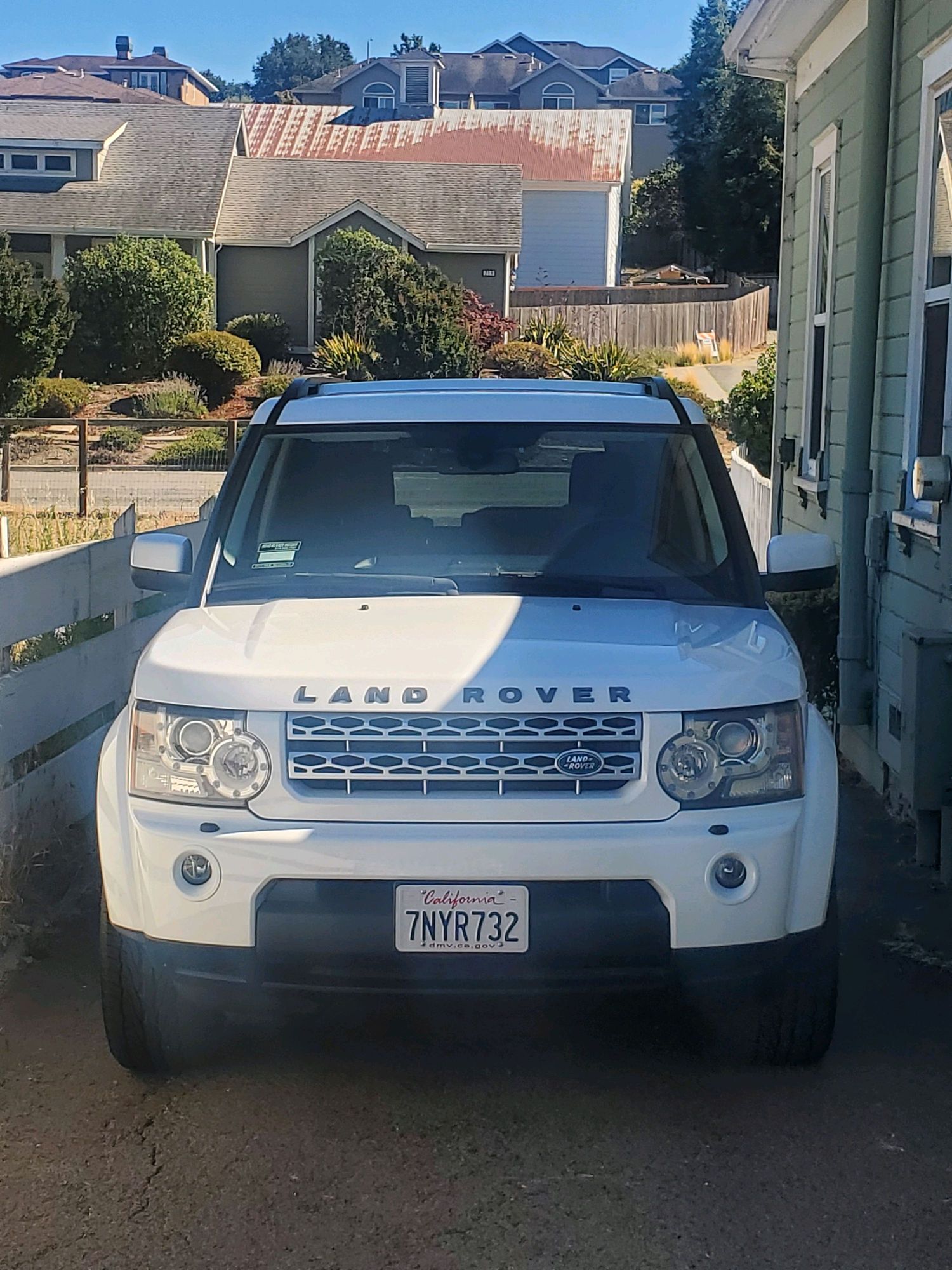 2012 Land Rover LR4 - Land Rover LR4 Needs engine work - Used - VIN salab2d40ca597617 - 116,000 Miles - 8 cyl - 4WD - Automatic - SUV - White - Petaluma, CA 94952, United States