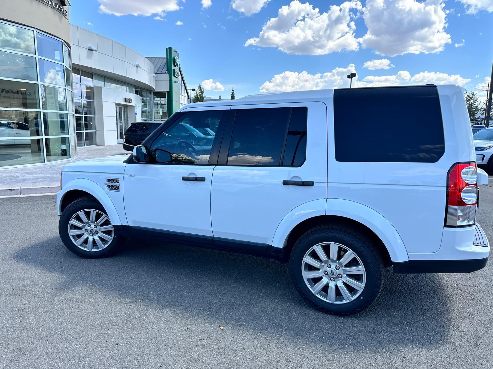 2013 Land Rover LR4 - LR4 in Great Shape looking for adventure partner - Used - VIN SALAG2D46DA677720 - 8 cyl - AWD - Automatic - Truck - White - Temecula, CA 92591, United States