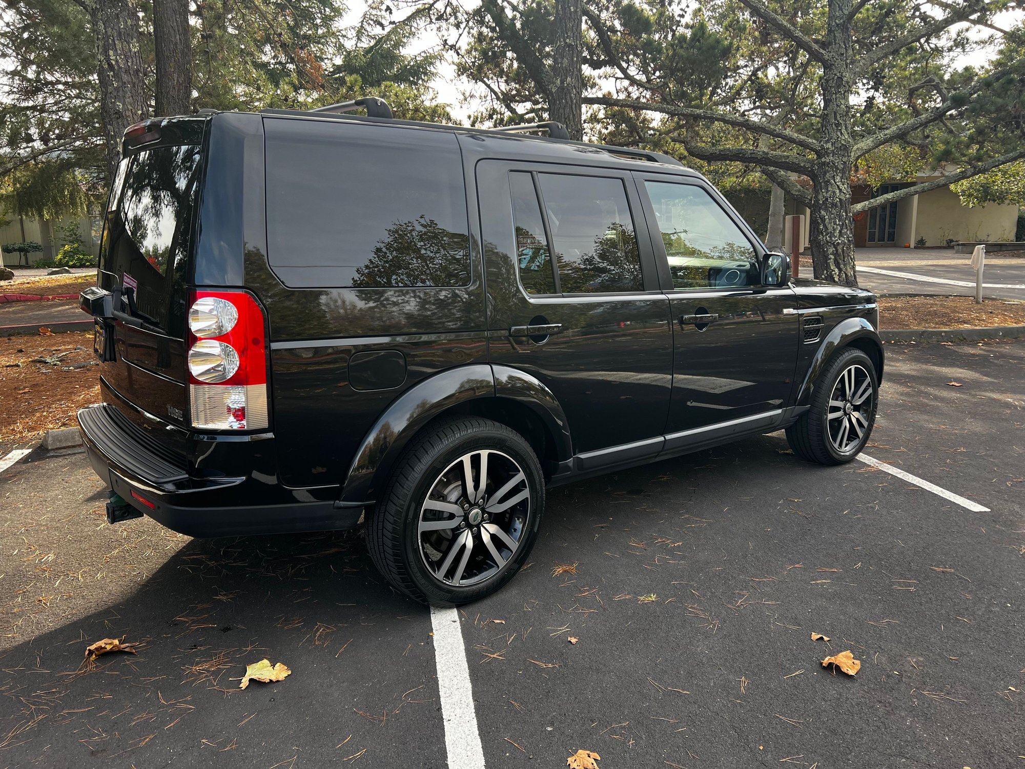 2011 Land Rover LR4 - 2011 LR4 Metropolis Black Edition for sales NorCal - Used - VIN salag2d42ba584805 - 119,000 Miles - 8 cyl - 4WD - Manual - SUV - Black - Mill Valley, CA 94941, United States