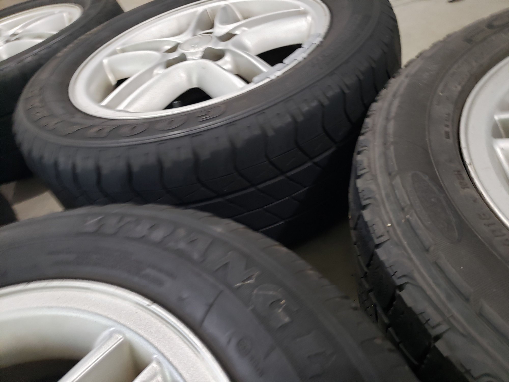 Wheels and Tires/Axles - Set of 5 Hurricane, Discovery 2 wheel - Used - -1 to 2024  All Models - Lawrence Township, NJ 08648, United States