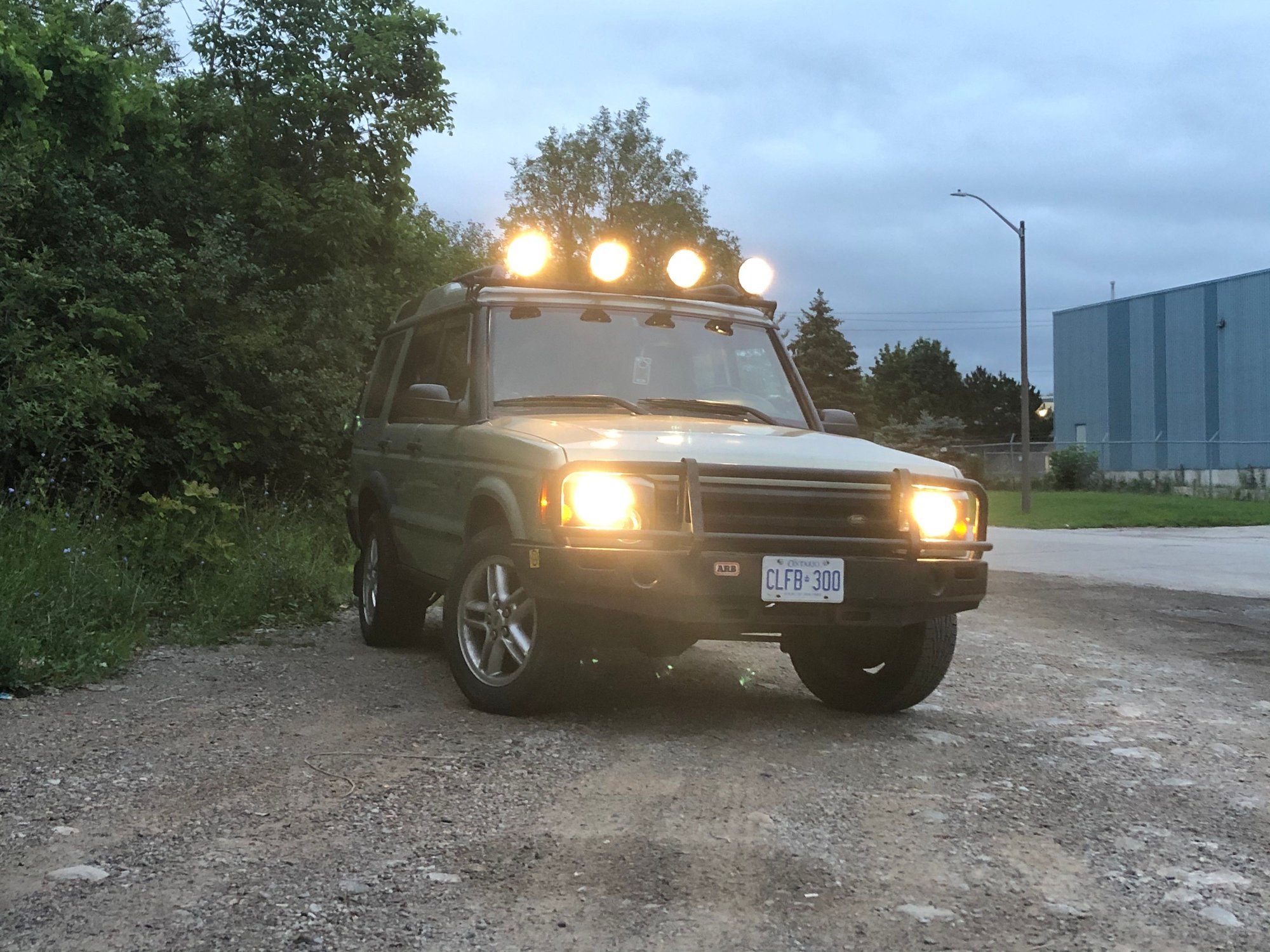 2004 Land Rover Discovery - 2004 discovery - Used - VIN SALTW19404A842448 - 71,000 Miles - 8 cyl - 4WD - Automatic - SUV - Other - Cambridge, ON N1R7J7, Canada