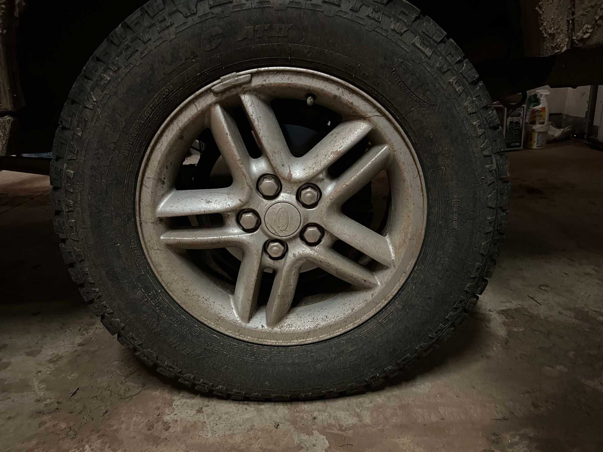 Wheels and Tires/Axles - Set of 5 -18" Hurricane Wheels & Herrcules TerraTrac AT2 LT265/65R18 90%  Eugene, OR - Used - 1999 to 2004 Land Rover Discovery - Junction City, OR 97448, United States