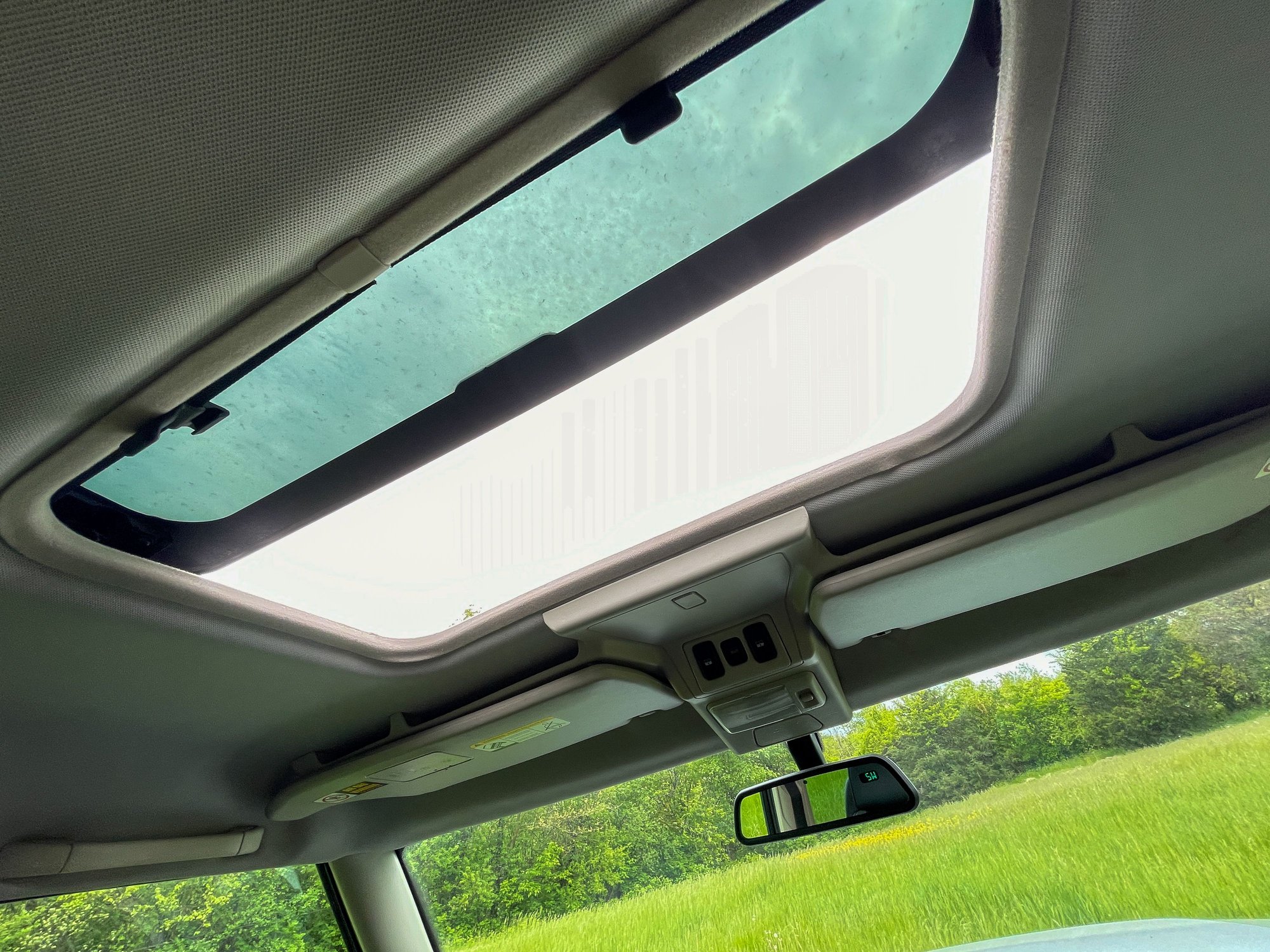2004 Land Rover Discovery - 2004 Discovery 2 SE7 - Used - VIN SALTW194X4A832851 - 127,000 Miles - 8 cyl - 4WD - Automatic - SUV - Silver - Lake Geneva, WI 53147, United States