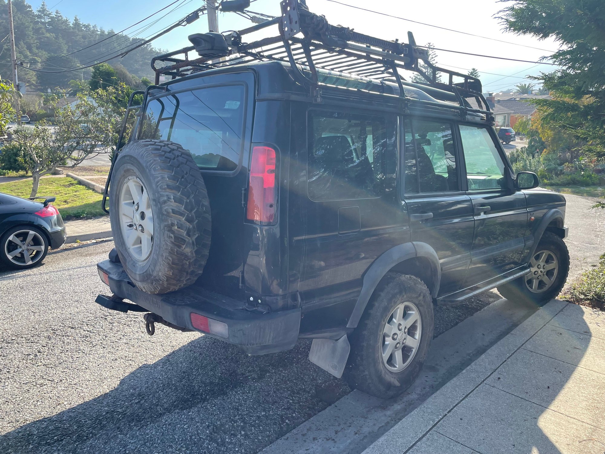 2004 Land Rover Discovery - 2004 Land Rover Discovery 2 SE7 Sport Utility 4WD - Used - VIN SALTW19404A839324 - 197,144 Miles - 8 cyl - 4WD - Automatic - SUV - Black - Pacifica, CA 94044, United States