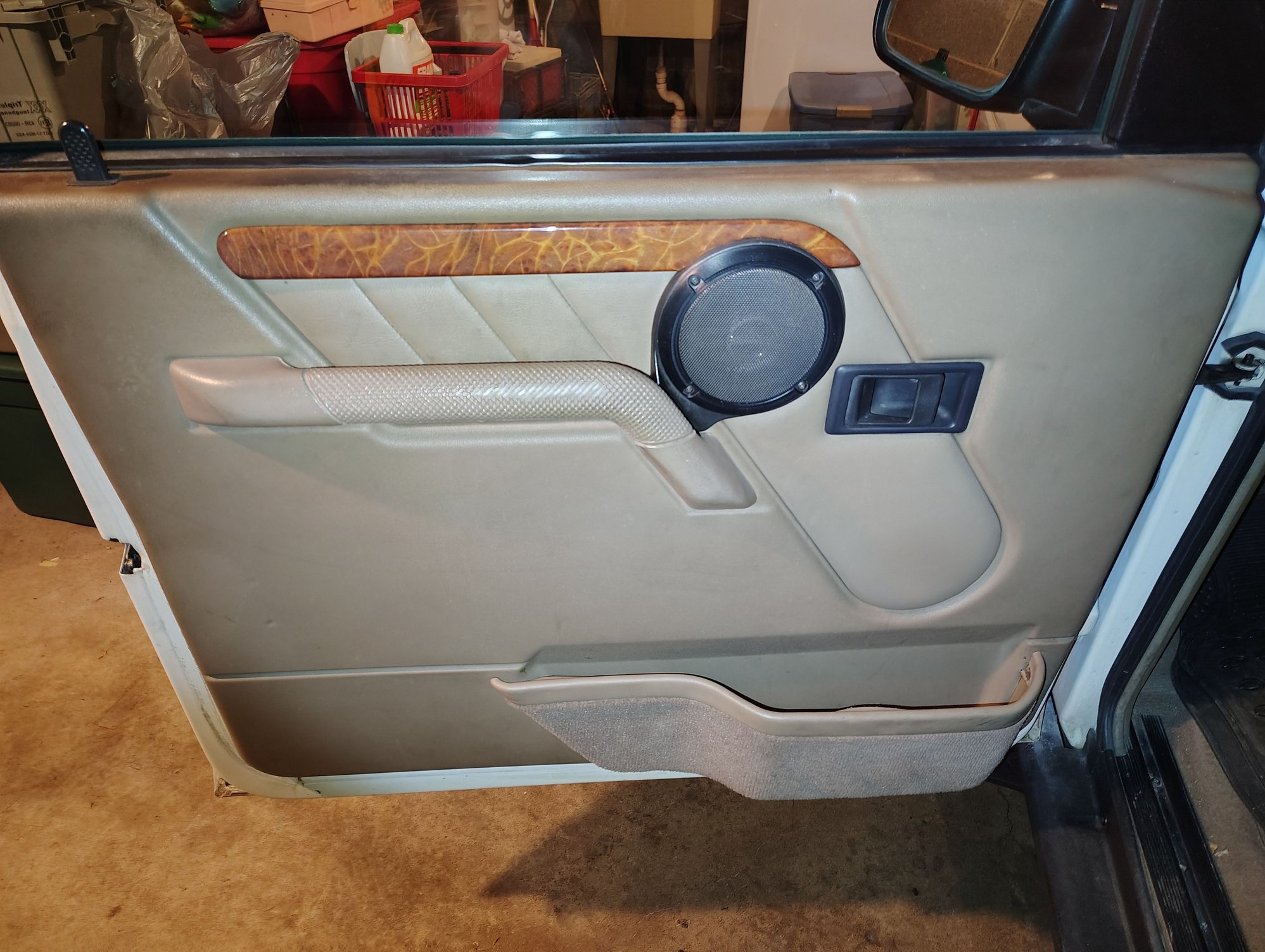 1998 Land Rover Discovery - 1998 discovery 1 no rust well sorted - Used - VIN Saljy1248wa790534 - 182,250 Miles - 8 cyl - 4WD - Automatic - SUV - White - Wellsburg, WV 26070, United States