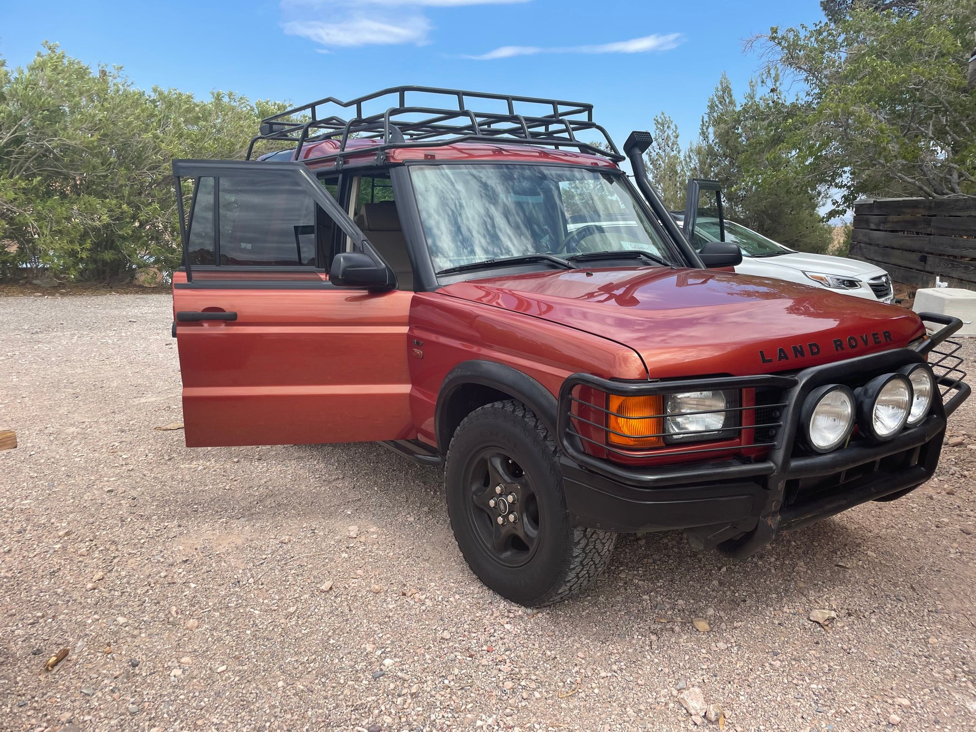 1999 Land Rover Discovery - 99 DISCO FOR SALE (Runs good) - Used - VIN SALTY1240XA230257 - 171,000 Miles - 8 cyl - 4WD - Red - Las Vegas, NV 89102, United States
