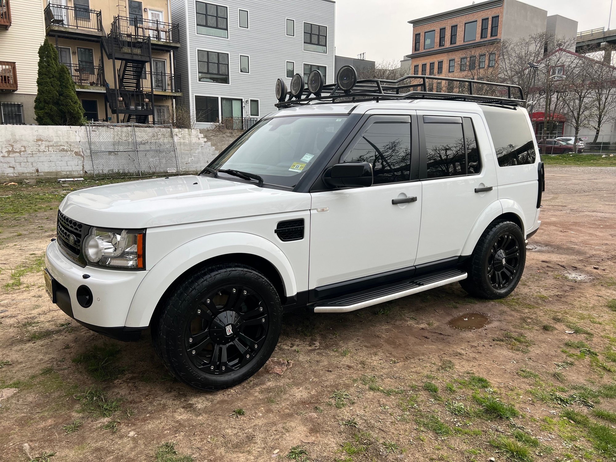 2012 Land Rover LR4 - 2012 Land Rover LR4 HSE - Used - VIN SALAK2D49CA646698 - 83,133 Miles - 8 cyl - AWD - Automatic - White - Jersey City, NJ 07302, United States