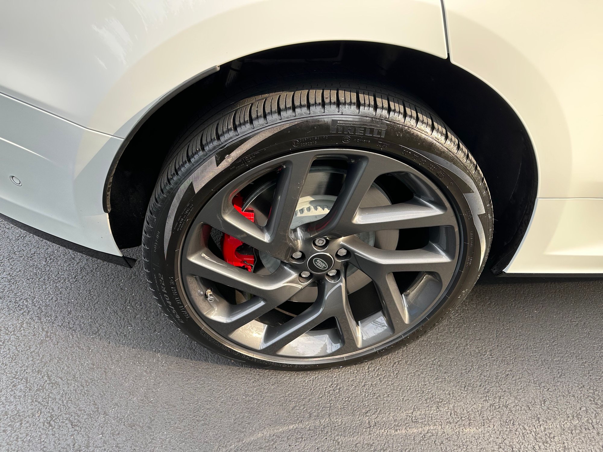2020 Land Rover Range Rover Velar - RARE 2020 VELAR SVAutobiography for sale by owner - Used - VIN SALYU2EEXLA267628 - 36,500 Miles - 8 cyl - AWD - Automatic - SUV - White - Reisterstown, MD 21136, United States