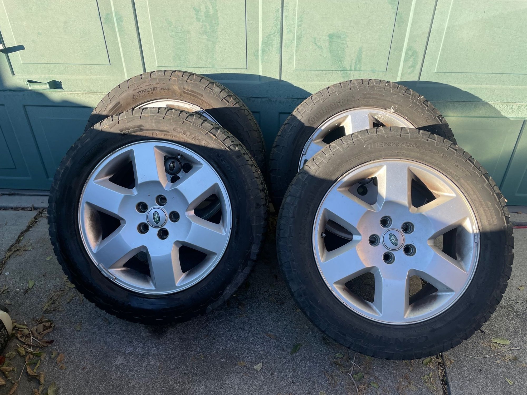 Wheels and Tires/Axles - Land Rover LR3 19' wheels w/Continental Terrain Contact A/T Tires 255/55 R19 - Used - 2005 to 2009 Land Rover LR3 - Reno, NV 89502, United States