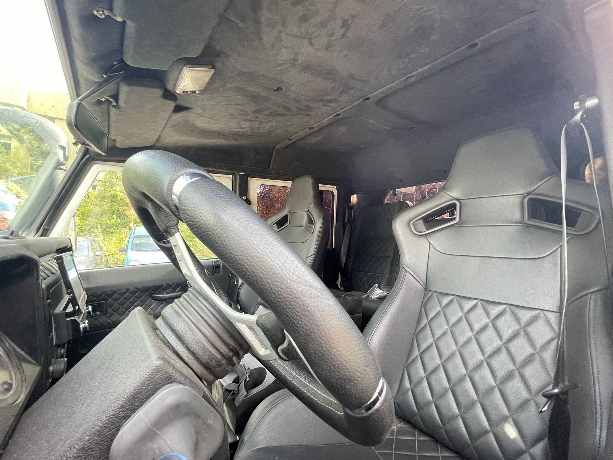 1993 Land Rover Defender 110 - LAND ROVER DEFENDER 110 PICK UP CREW CAB TRUCK Fully Restored - Used - VIN SALLDFB585A700856 - 5,000 Miles - 5 cyl - AWD - Manual - Truck - White - Sofia, Bulgaria