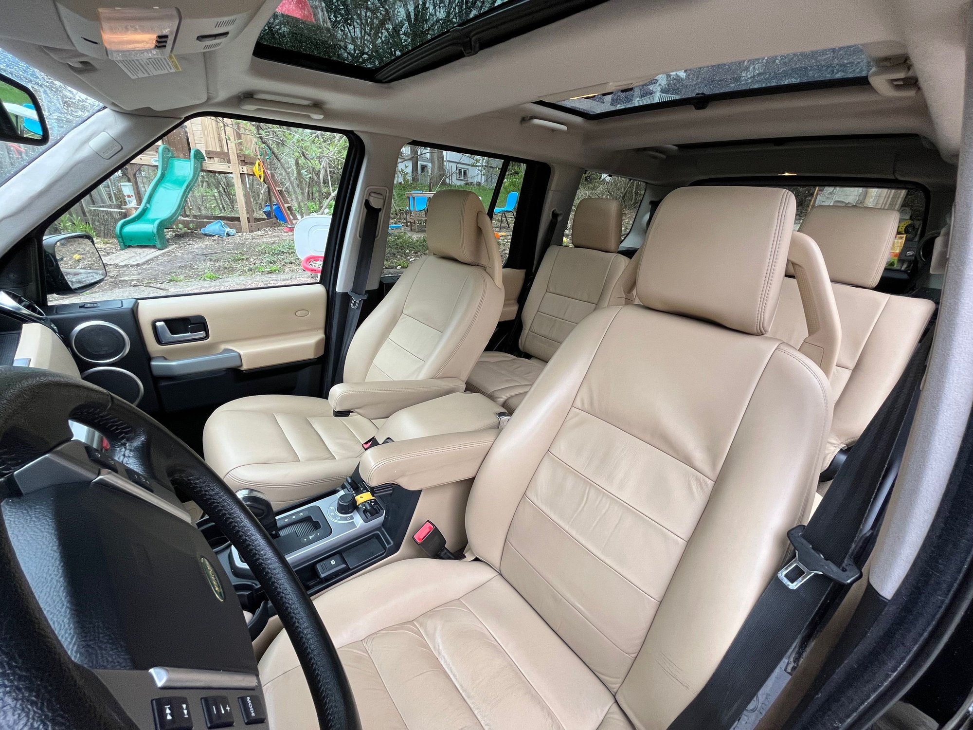 2008 Land Rover LR3 - 2008 LR3 HSE in great mechanical shape - Used - VIN SALAG25418A460581 - 116,000 Miles - 8 cyl - 4WD - Automatic - SUV - Black - Madison, WI 53706, United States