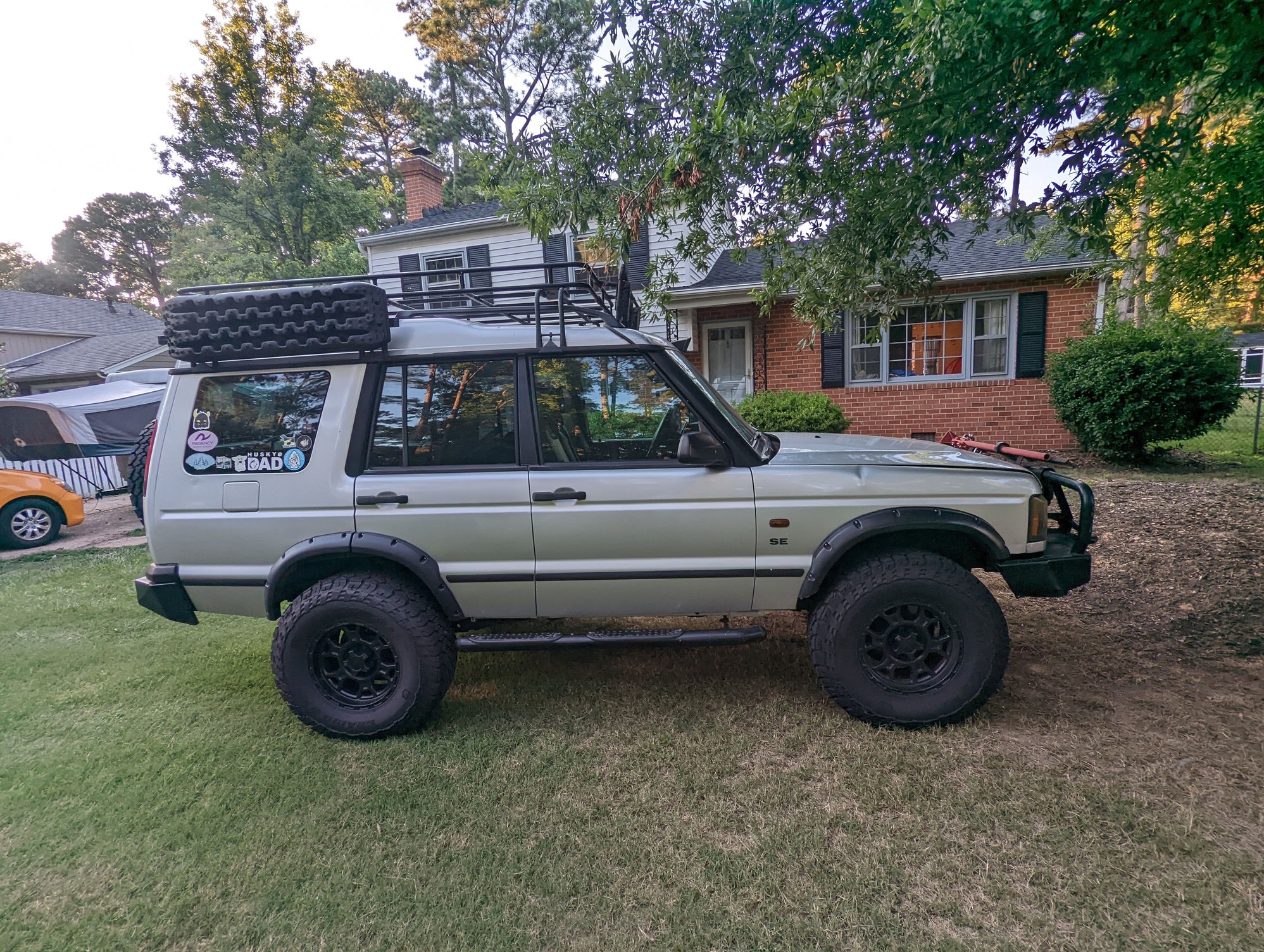 2003 Land Rover Discovery - 2003 Discovery 2 SE - Used - VIN 12345678912345 - 190,000 Miles - 8 cyl - 4WD - Automatic - SUV - Silver - Richmond, VA 23229, United States