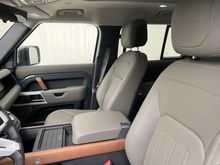 Very comfortable heated and cooled seats