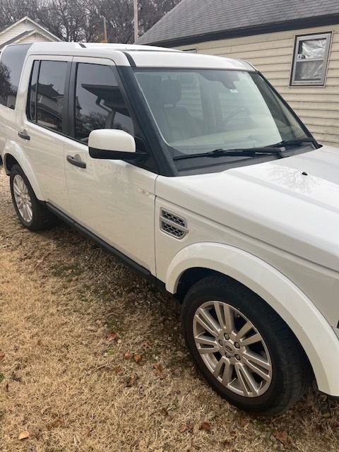 2011 Land Rover LR4 - 2011 Land Rover LR4 HSE - Used - VIN SALAK2D49BA556501 - 168,139 Miles - 8 cyl - 4WD - Automatic - SUV - White - Wellington, KS 67152, United States