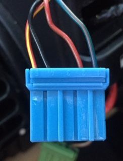 Top left-of-dash wiring harness (US) .  Goes to  foglights.