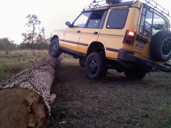 flexin with the new lift (this is the exact point that i destroyed my left rear brake caliper)