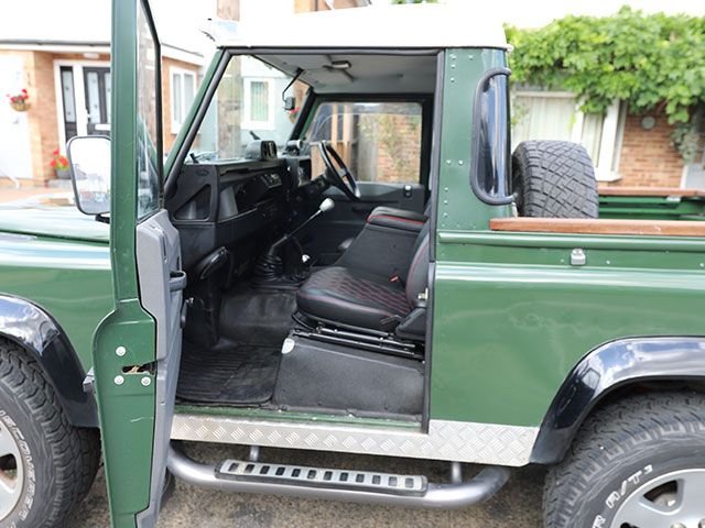 2000 Land Rover Discovery - Landrover Defender 90 TD5 - for sale - Used - VIN SALLDVA87YA192572 - 150,000 Miles - 4 cyl - 4WD - Manual - Truck - Whitstable CT5 4H, United Kingdom